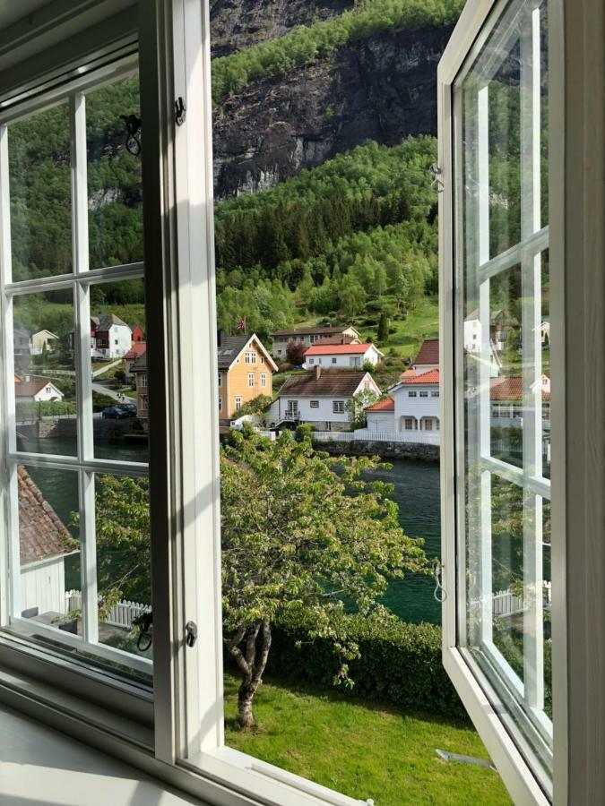 Stryn - House By The River Exterior photo