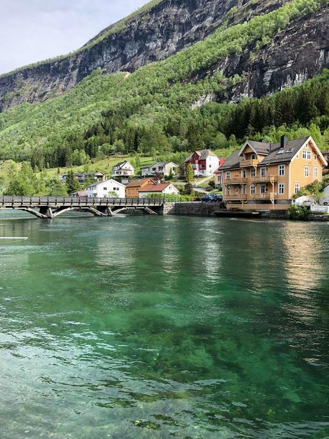 Stryn - House By The River Exterior photo